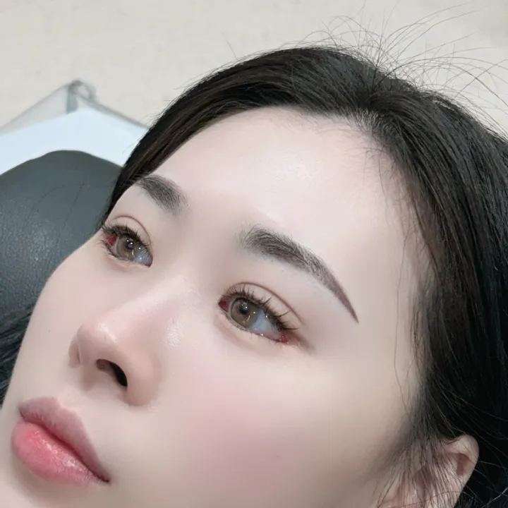 여자 아치 쉐도우 눈썹