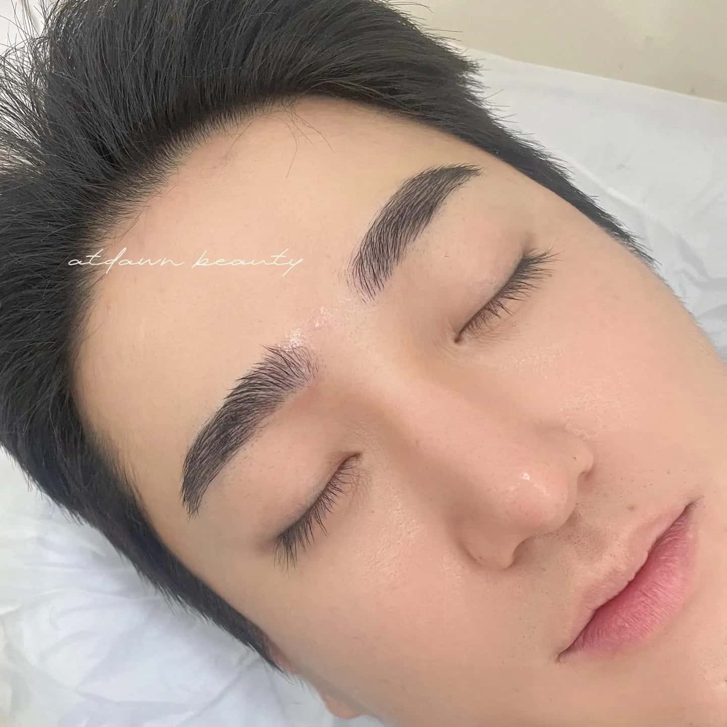 남자 눈썹문신