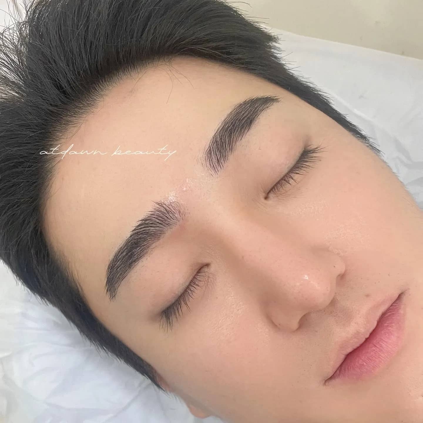 남자 눈썹문신